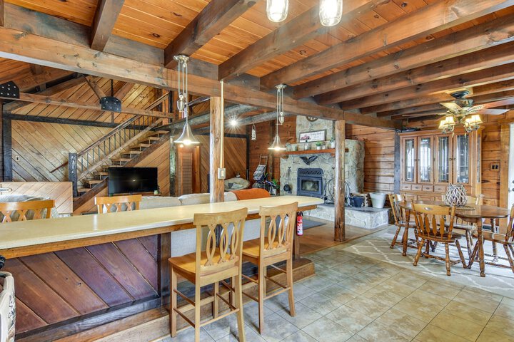 Lock Haven Cabin w / Wood Stove & Mountain View!