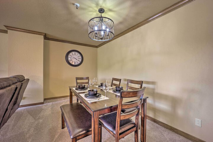 Golf Course & Lake Views: Cozy Afton Condo!