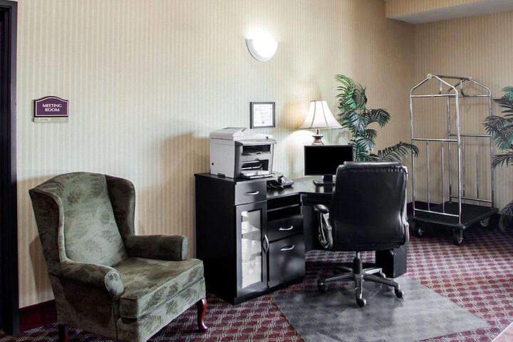 Business Center 43 of 43