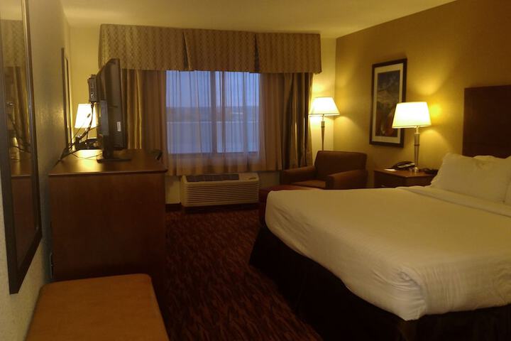 Room 18 of 35