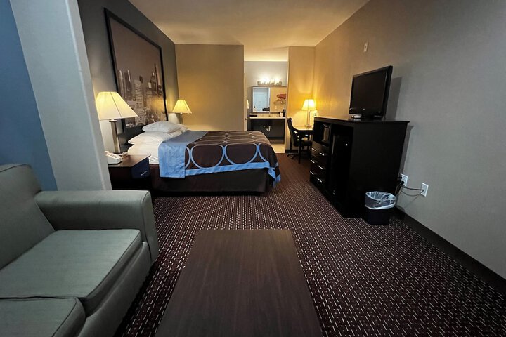 Super 8 by Wyndham Center