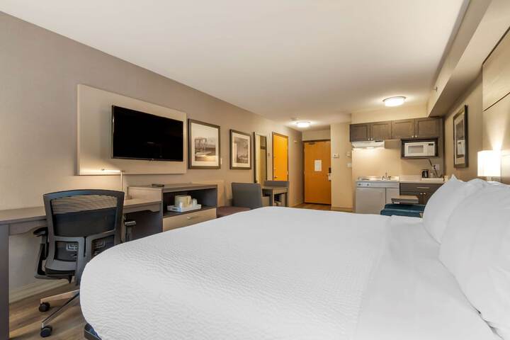 Room 42 of 77