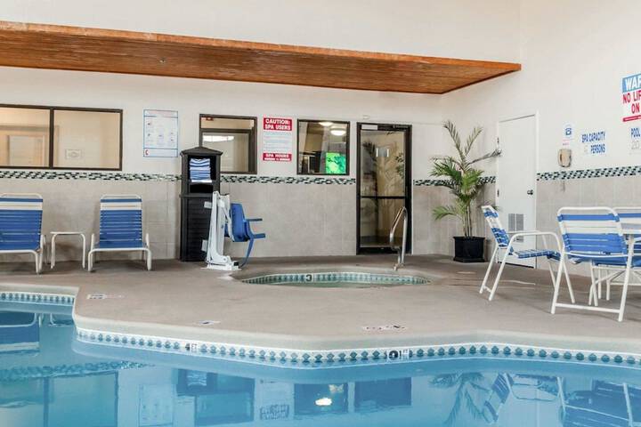 Pool 4 of 30