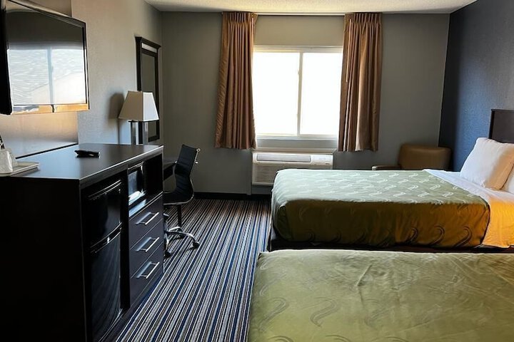 Room 9 of 14