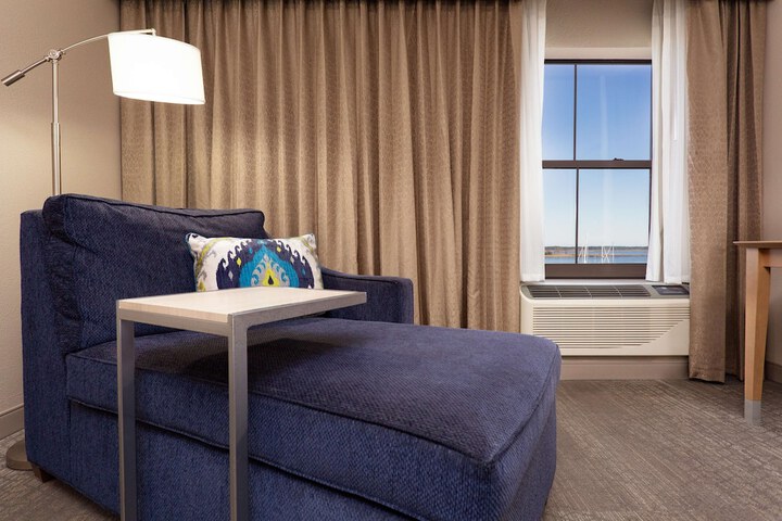 Room 16 of 36