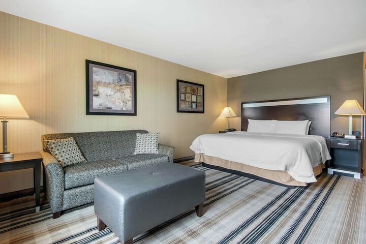 Room 27 of 48