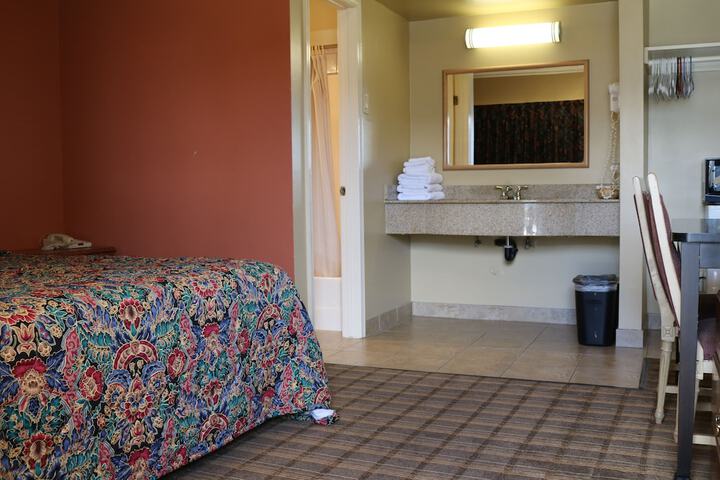 Four Corners motel