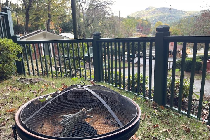 Mountain Aire Cottages Inn & Glamping