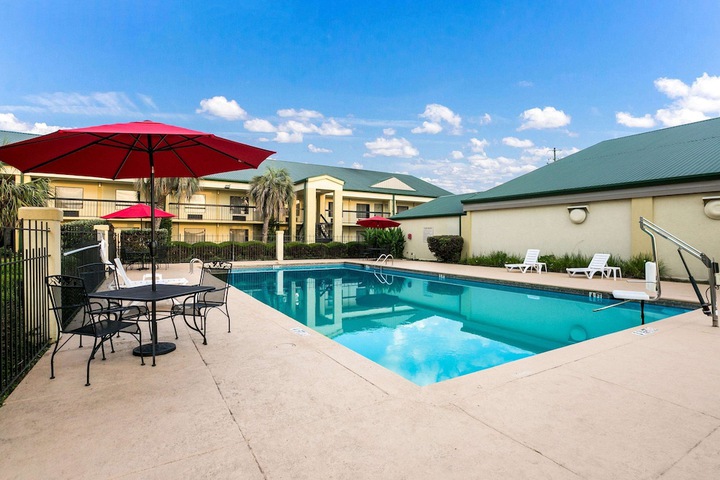 Pool 6 of 39