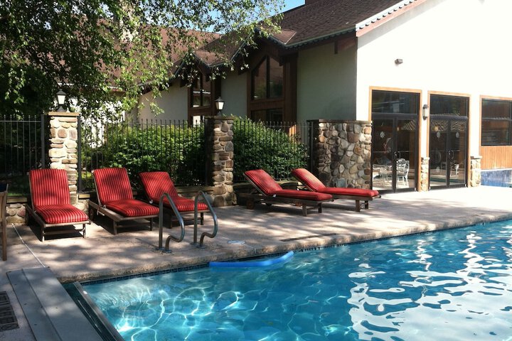 Pool 12 of 65