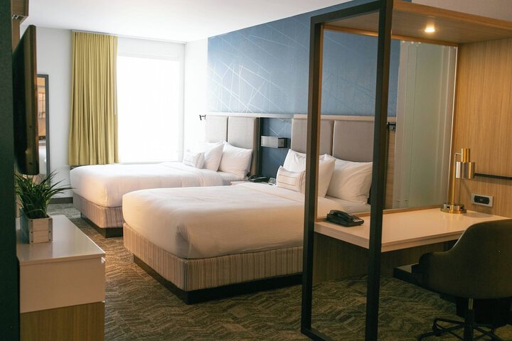 Room 10 of 19