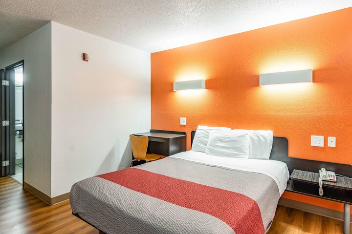 Room 10 of 31