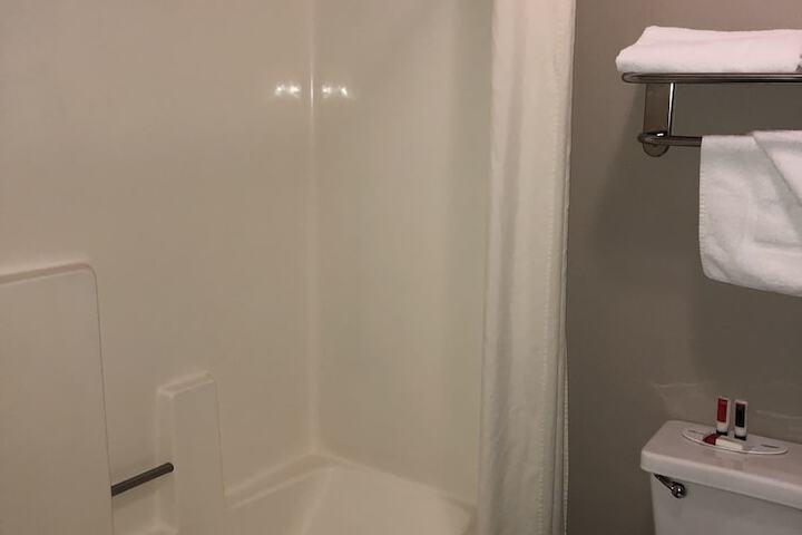 Room 10 of 29