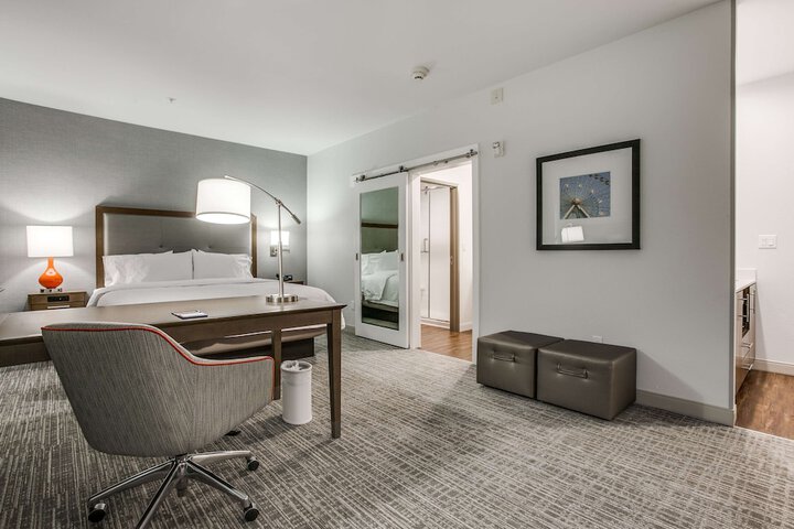 Room 16 of 42