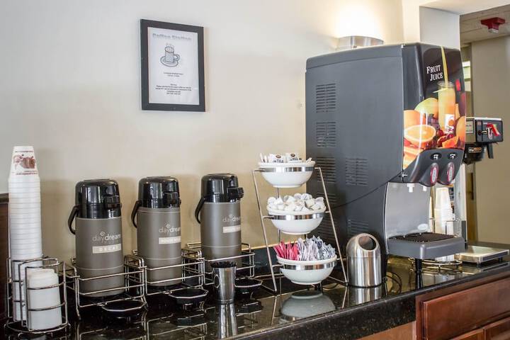 Breakfast/Coffee Service 40 of 51