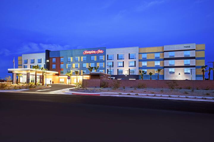 Hotel 4 of 51