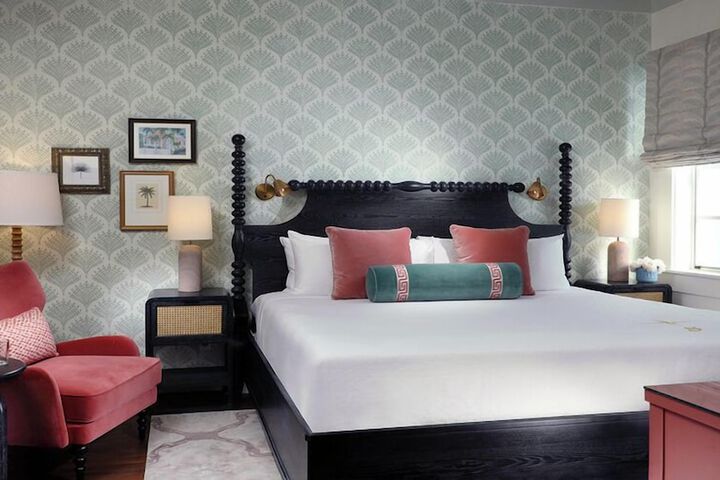 Room 26 of 127