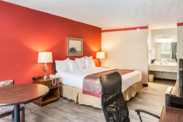 Room 14 of 36