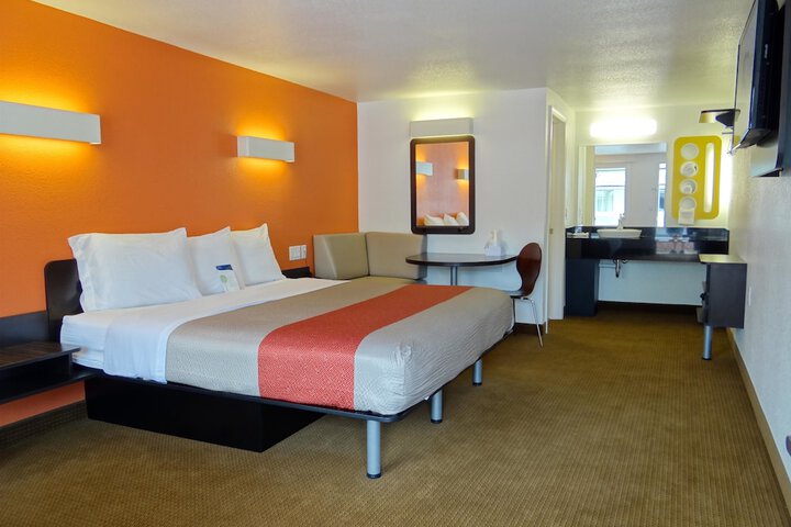Room 25 of 30