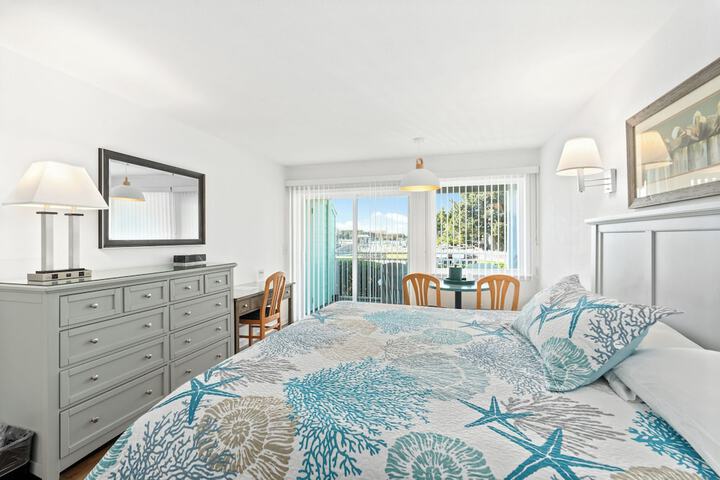 Ocracoke Harbor Inn