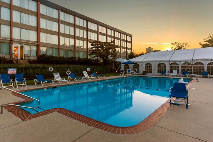 Exton Hotel & Conference Center