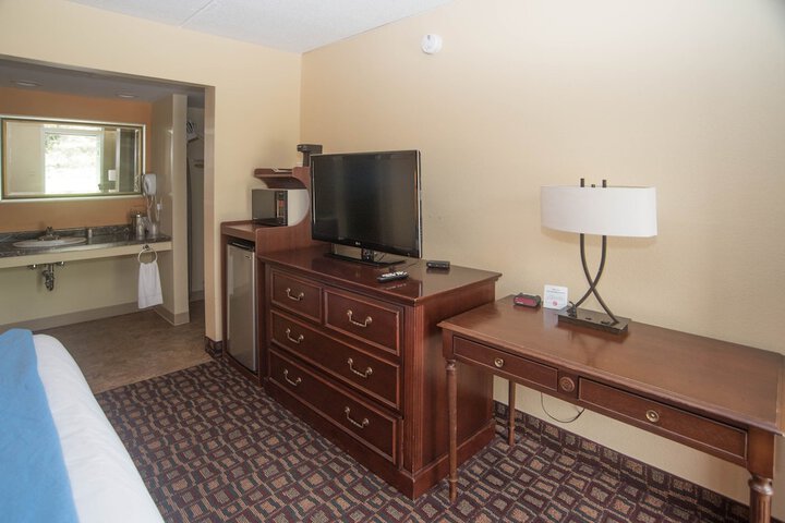 Room 21 of 37