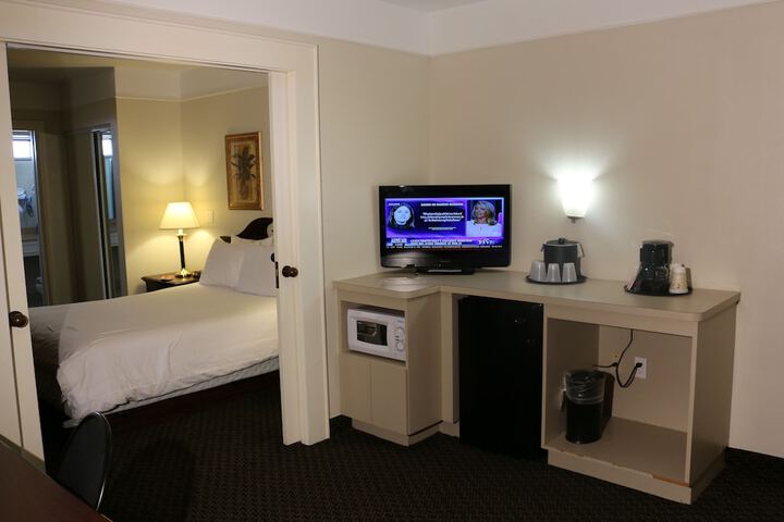 Room 11 of 24