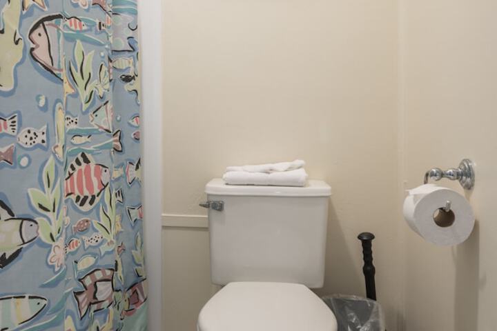 Room 164 of 309