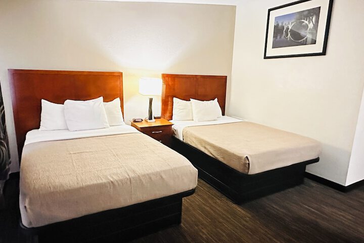 Room 21 of 34