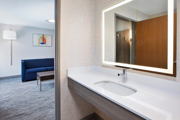 Holiday Inn Express & Suites Buffalo by IHG