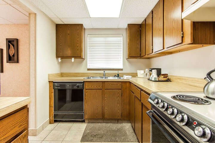 Room 15 of 32