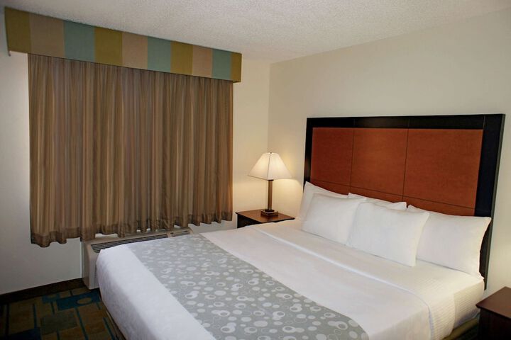 Room 33 of 60