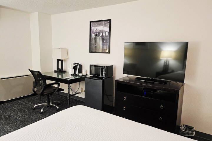 Ramada Plaza by Wyndham Sheridan Hotel & Convention Center