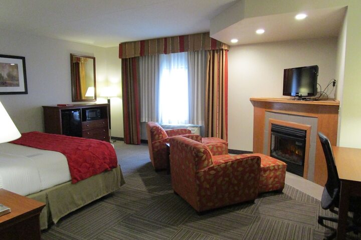 Room 33 of 76