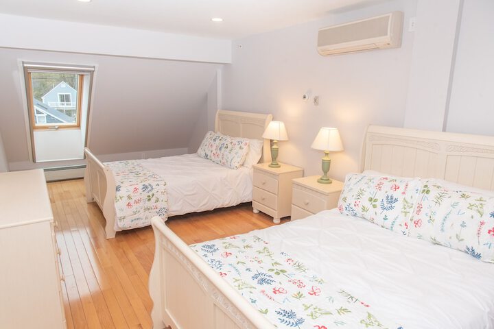 Room 28 of 113