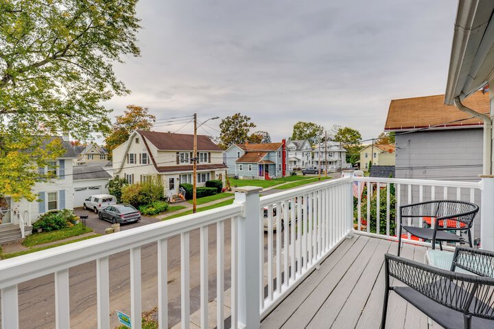 Pet-friendly Auburn Apartment w / Balcony!