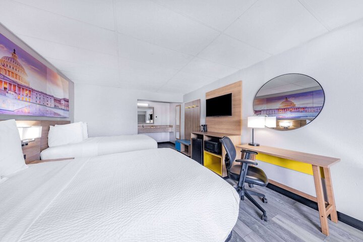 Room 16 of 32