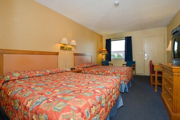 Room 16 of 35