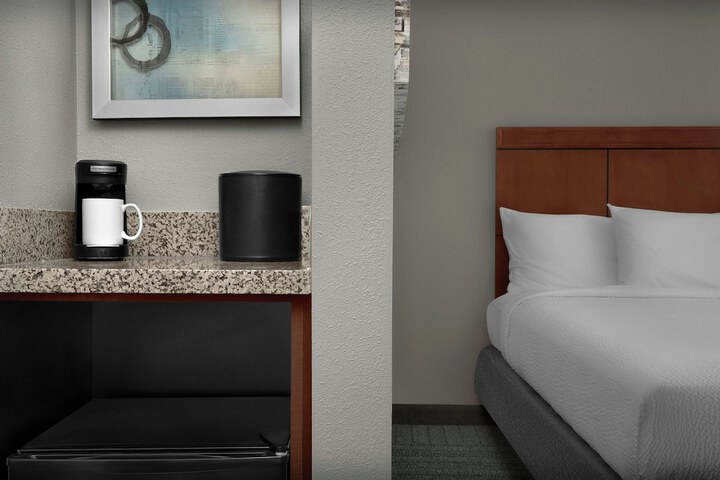 Courtyard by Marriott Greensboro Airport