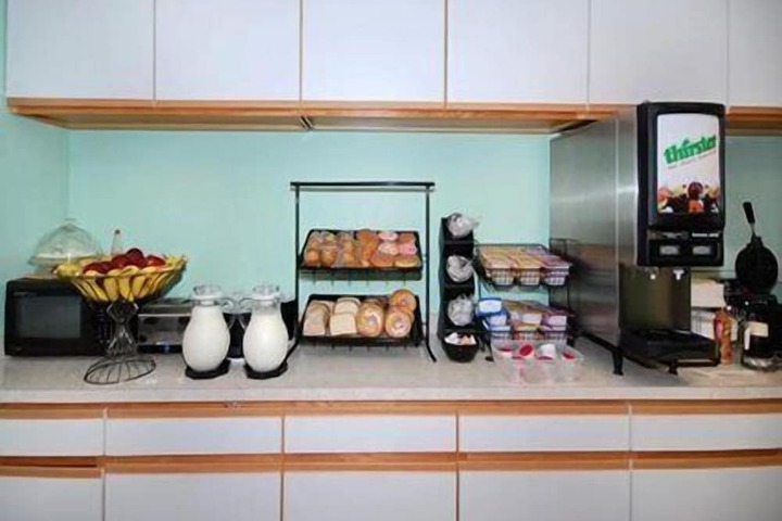 Breakfast/Coffee Service 22 of 30