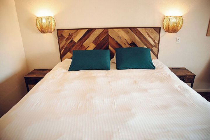 Room 12 of 26