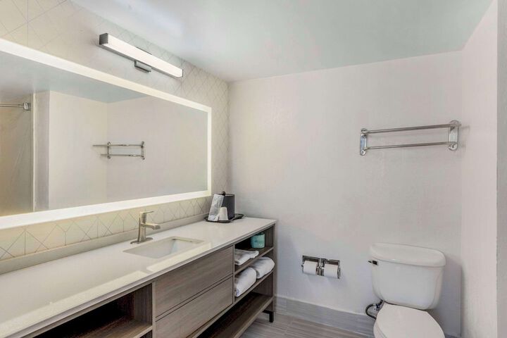 Room 12 of 43