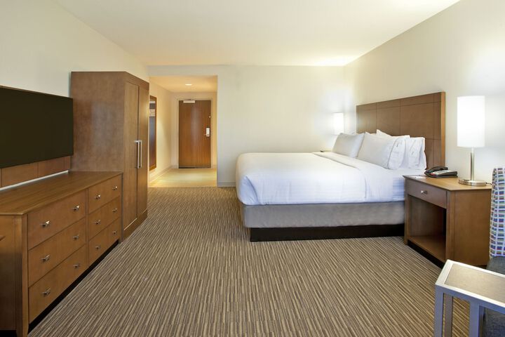 Room 26 of 45