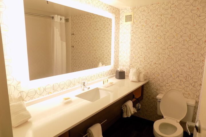 Room 31 of 108