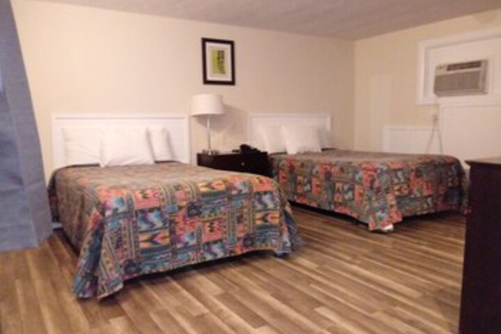 Town Line Motel