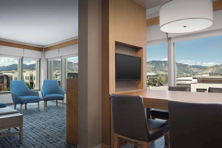 Hyatt Place Boulder / Pearl Street