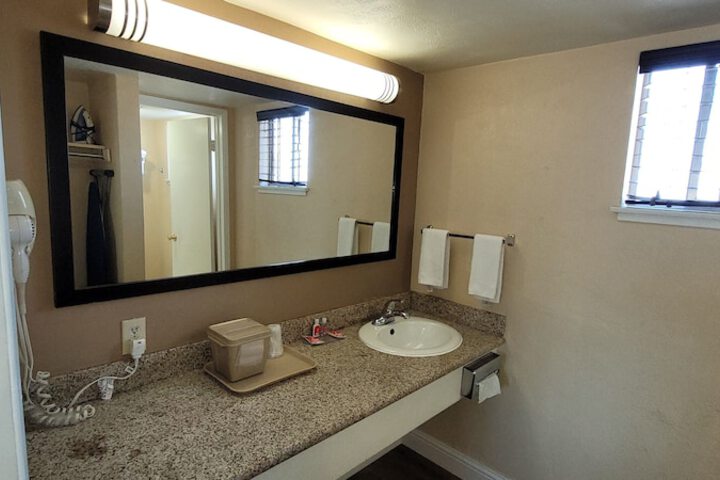 Room 6 of 21