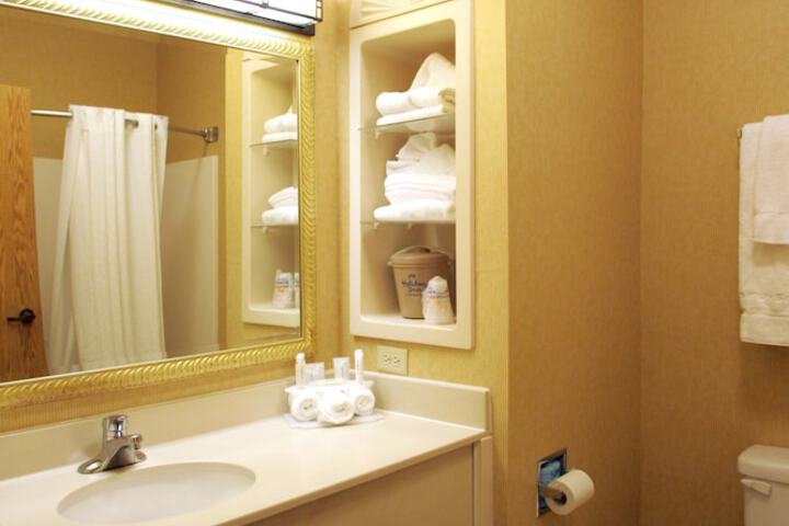 Holiday Inn Express & Suites Gillette by IHG
