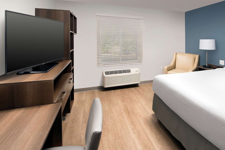 Room 12 of 33