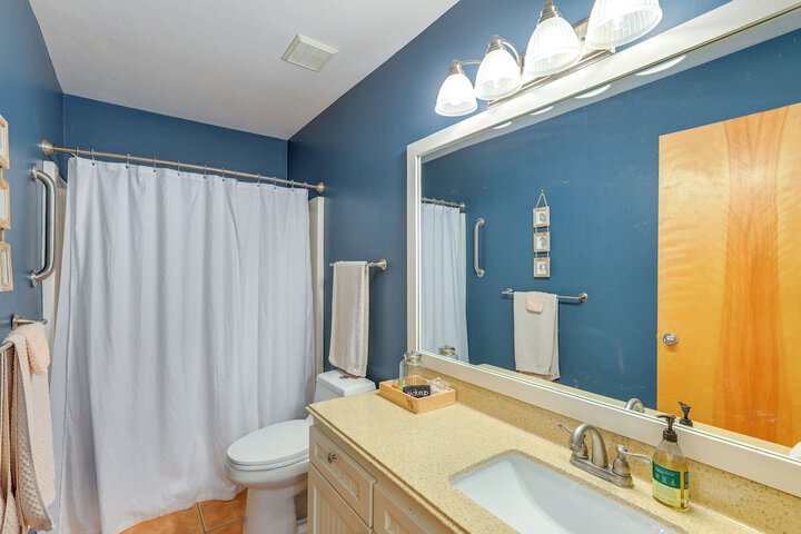 Beach & Pool Access at Condo on Cedar Key!